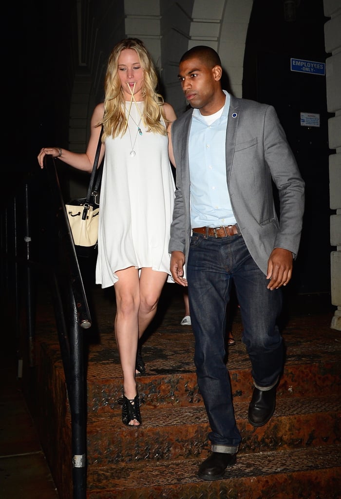 The star also carried a black and cream Kenneth Cole bucket bag ($168) on her shoulder. While this look is somewhat simple, it would be the perfect outfit to take from day to night.