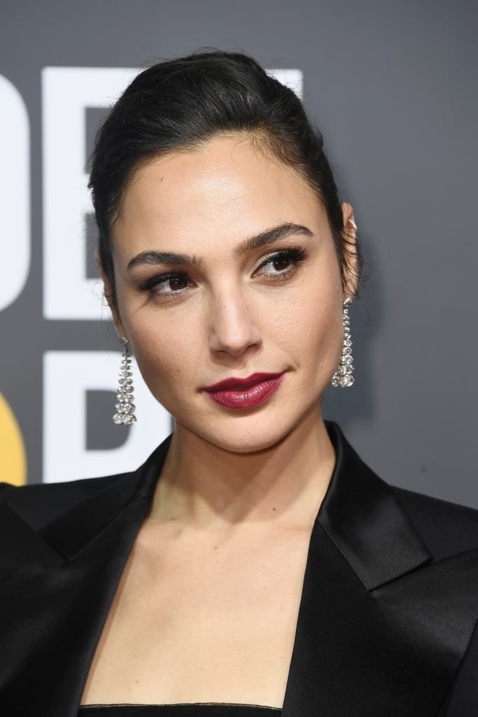 Gal Gadot at Golden Globes 2018 | POPSUGAR Beauty Photo 3