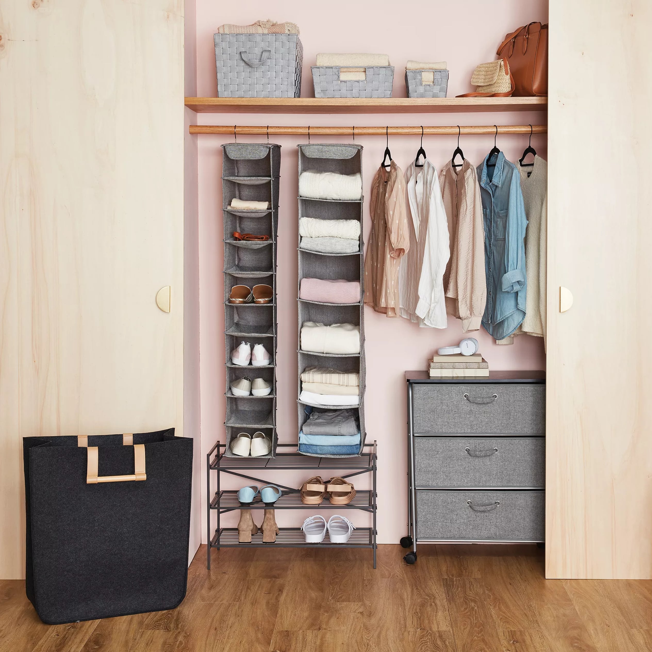 Dorm-Room Closet Organization and Clothes Storage Ideas