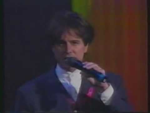 1990: "El Cariño Es Como Una Flor" by Rudy La Scala