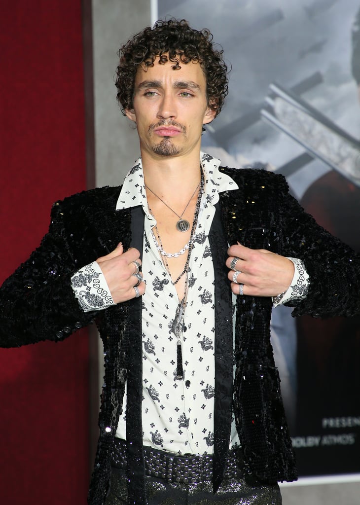 See The Umbrella Academy's Robert Sheehan's Hottest Photos