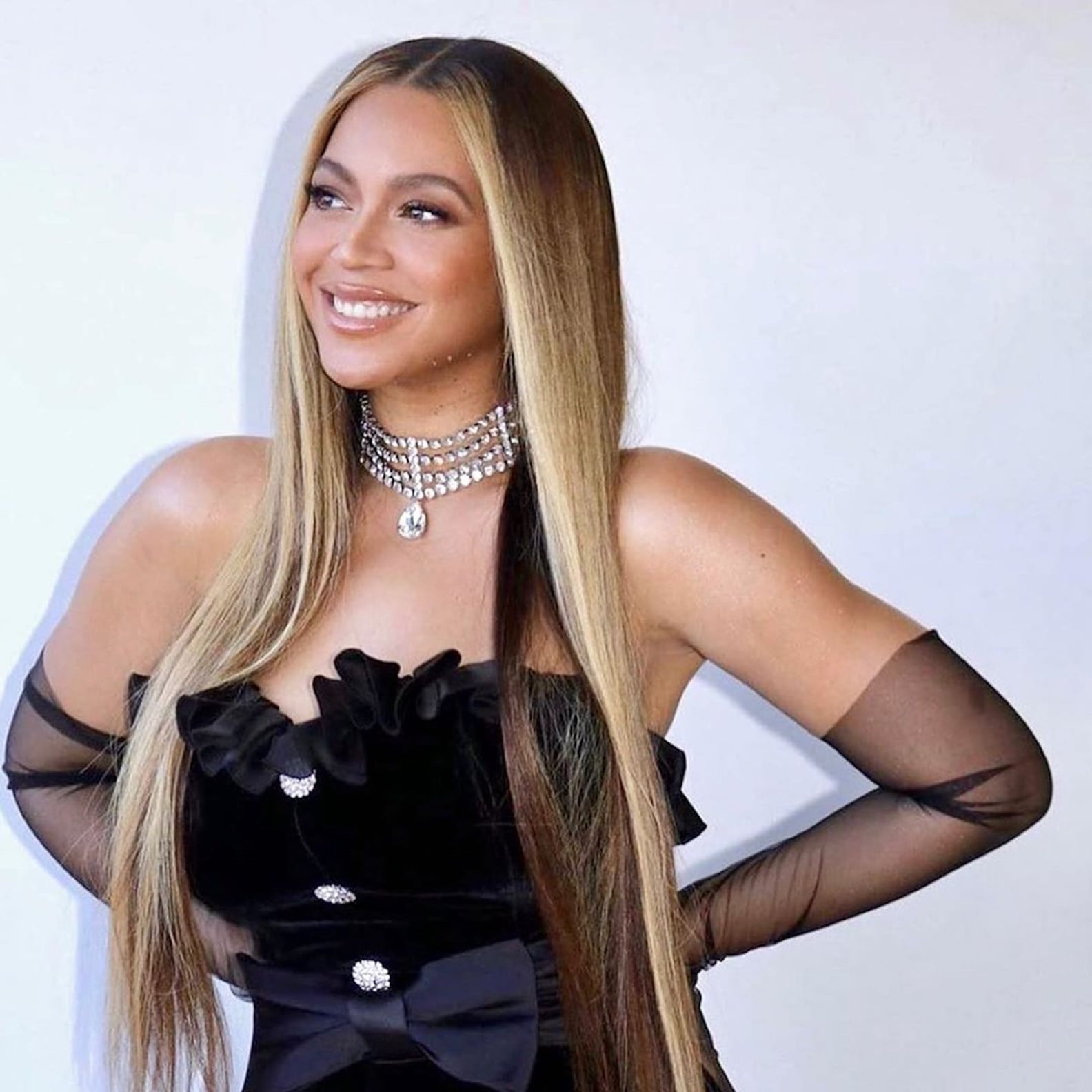 Beyoncé's Alessandra Rich Dress and Choker at the BET Awards | PS Fashion