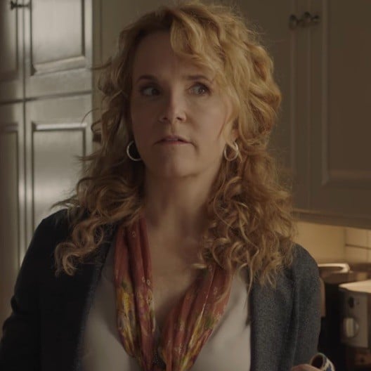 Who Plays Sierra's Mom in Sierra Burgess Is a Loser?