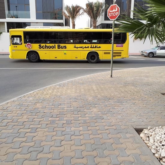 غرامة في الإمارات على تجاوز حافلات المدارس