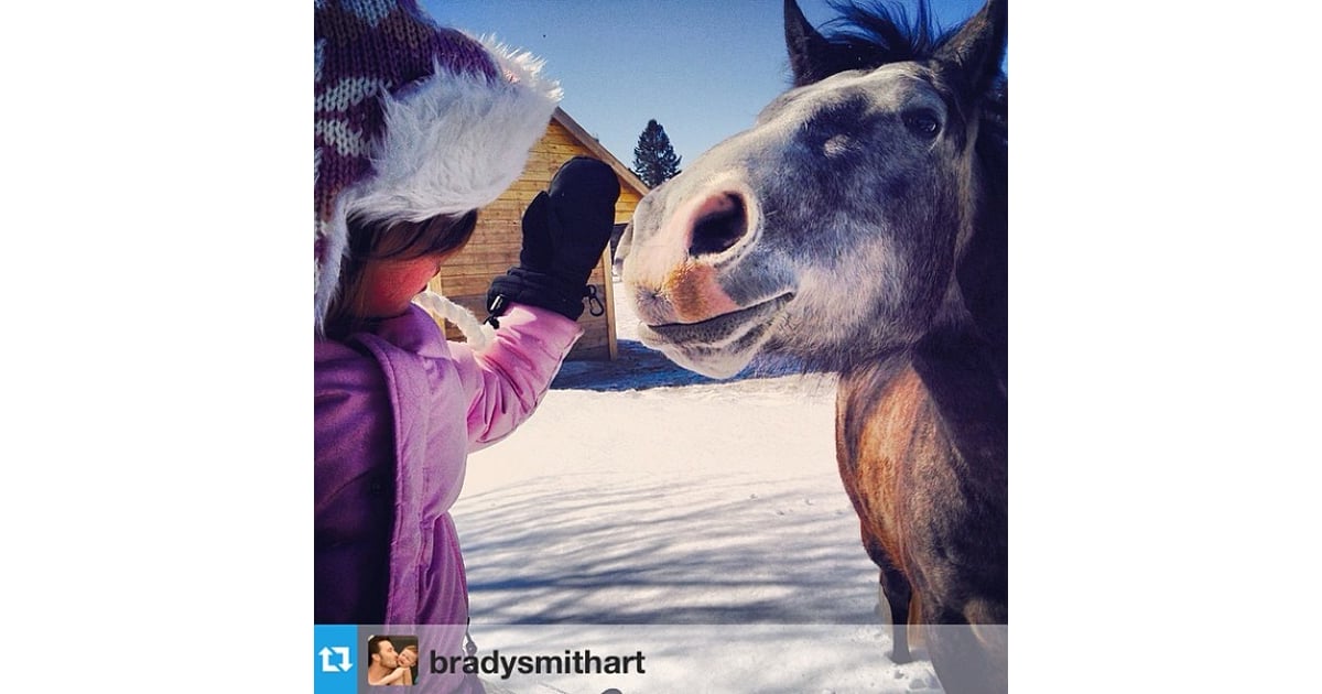 Harper Smith Made A New Friend On Her Mom S Set In Canada