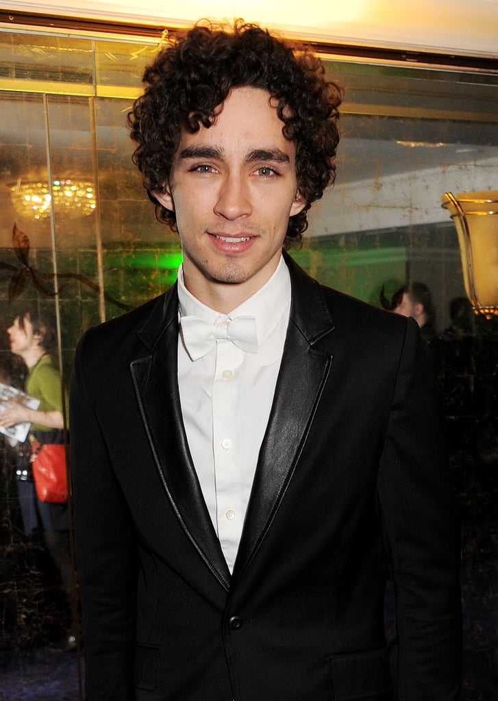 See The Umbrella Academy's Robert Sheehan's Hottest Photos