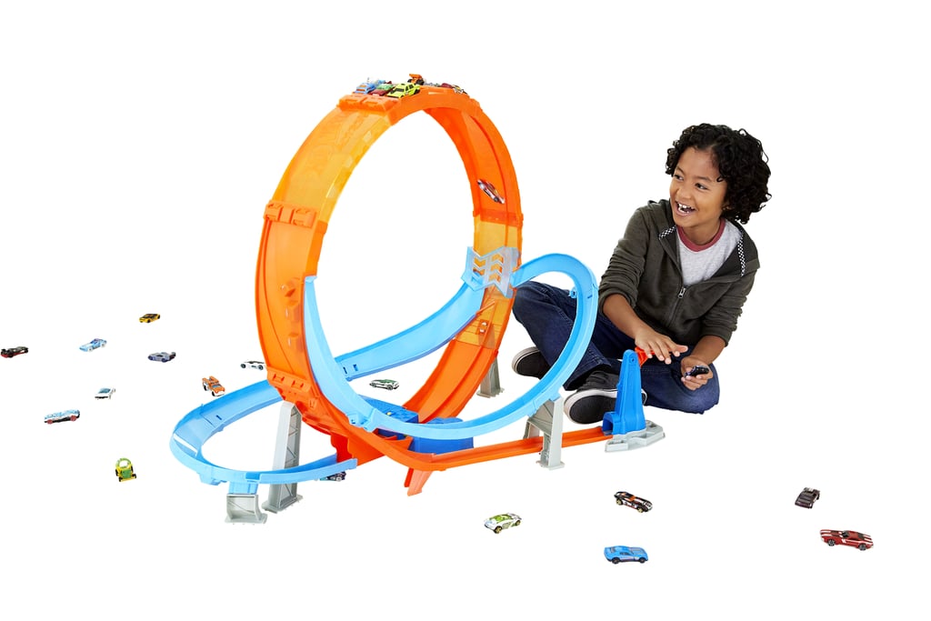 Hot Wheels Massive Loop Mayhem Track Set with 28-In Wide Track Loop & 1 Car