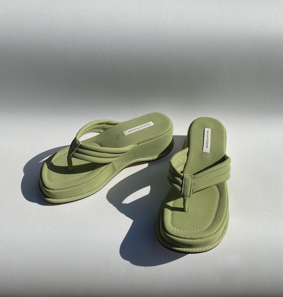 rainbow tommy slides