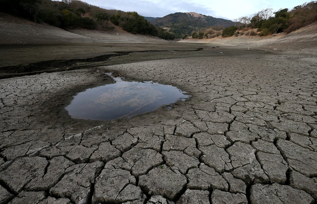 There's just a small pool of water in the middle of the Almaden Reservoir in San Jose, CA.