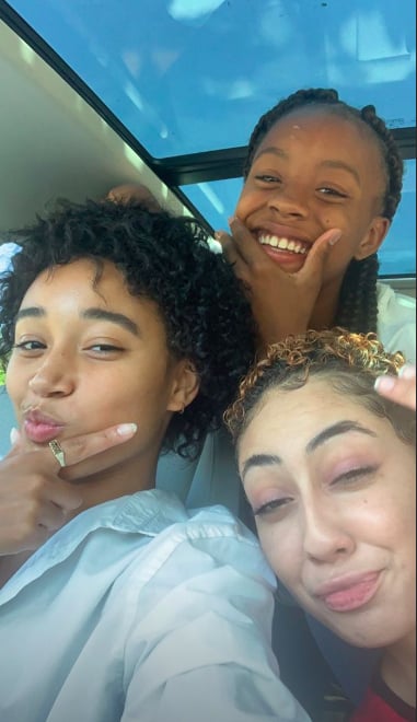 Amandla Stenberg With Natural Curly Hair