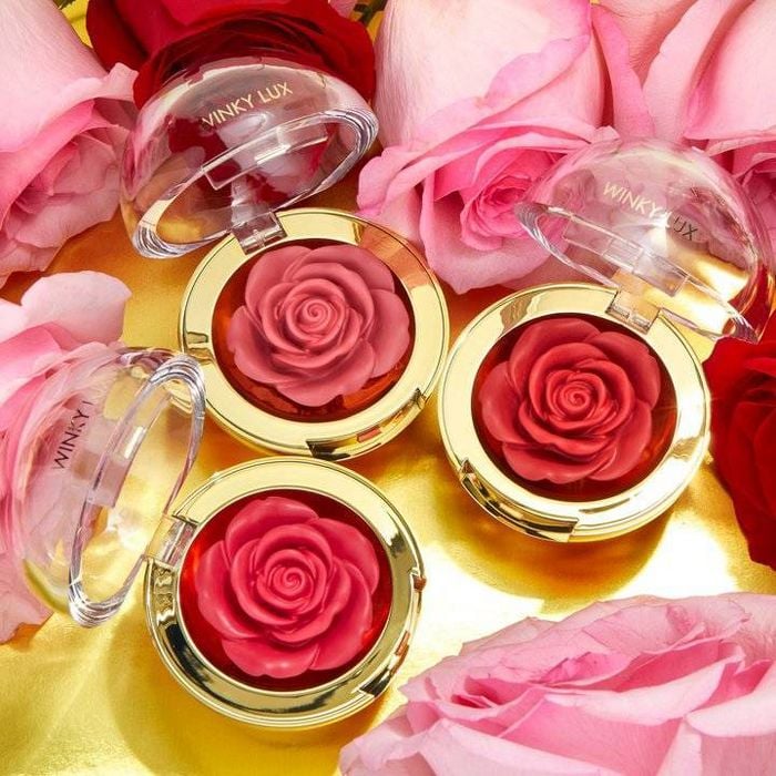 A Gorgeous Blush: Winky Lux Cheeky Rose Blush