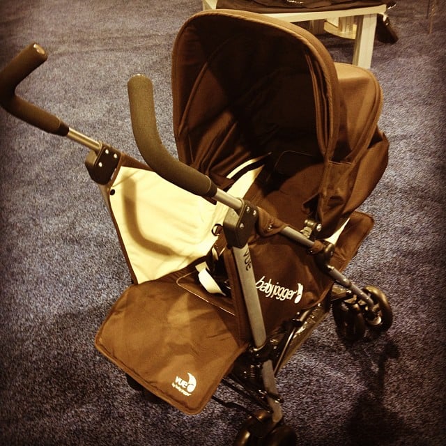 Baby Jogger's first umbrella stroller — the Vue — is reversible. New