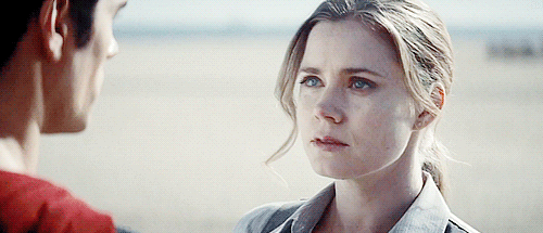 Resultado de imagem para lois lane amy adams gif