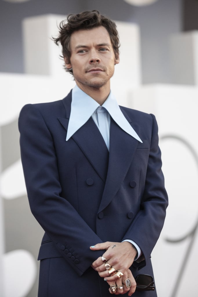 Harry Styles's Mismatched Blue Nails at Venice Film Festival | POPSUGAR ...