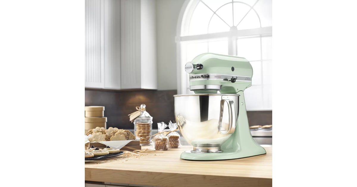 A Stand Mixer KitchenAid Artisan Series 10 Speed 5 Qt. Stand Mixer