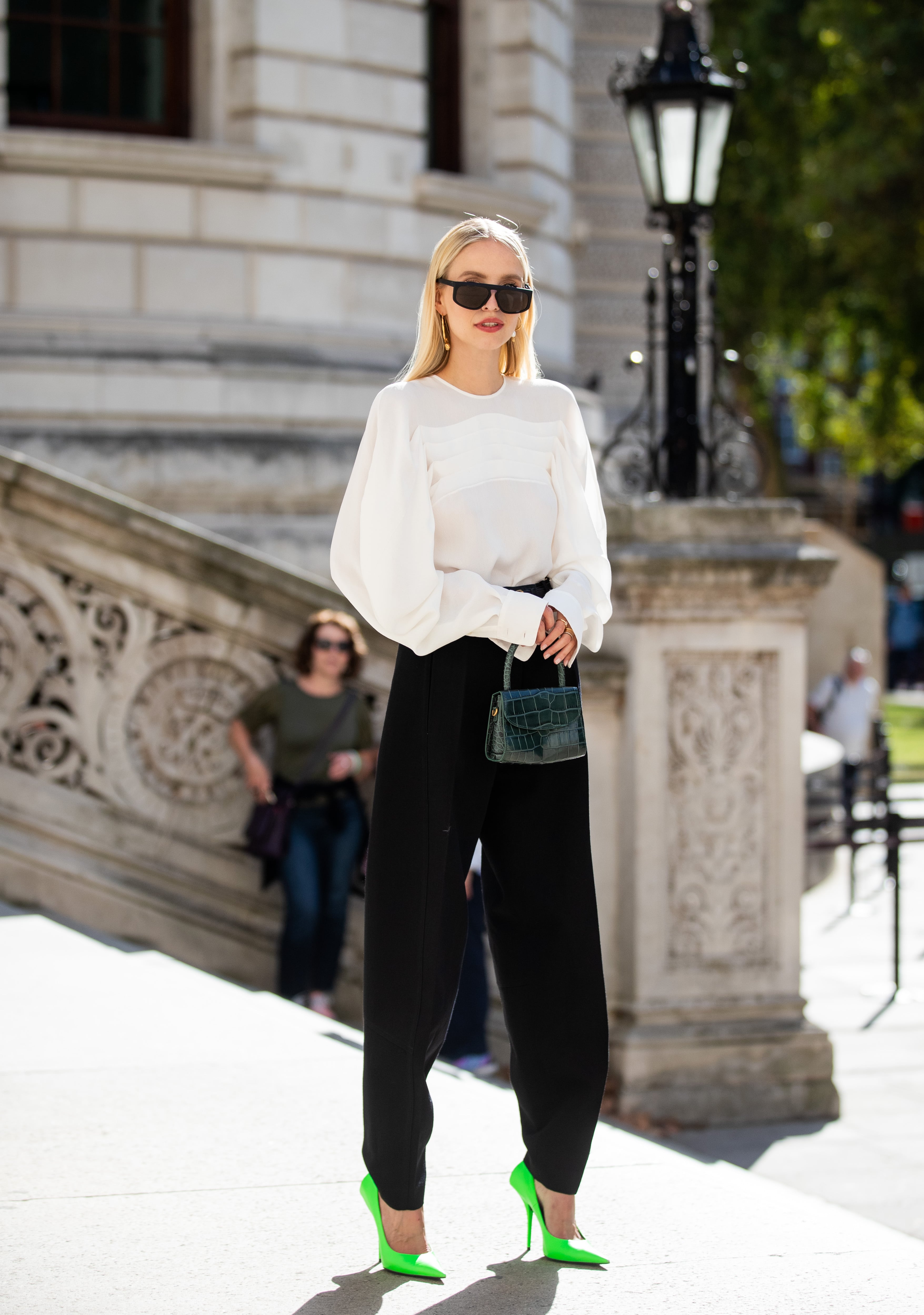 The Chicest Way to Wear Mini Bags For Any Season – Onpost