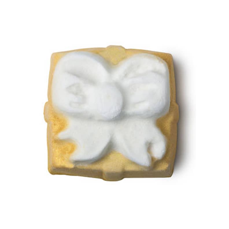 Lush present bath outlet bomb