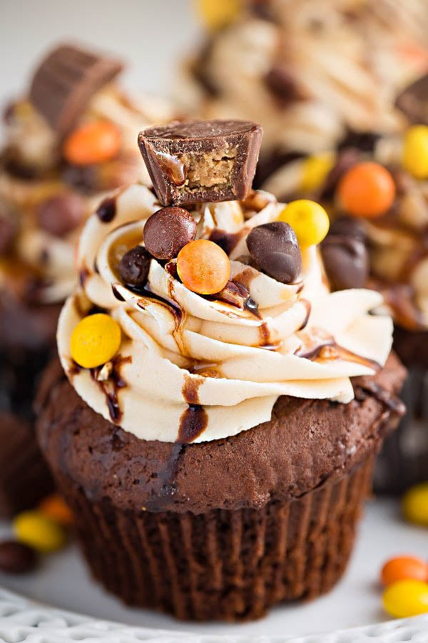 Reese's Peanut Butter Chocolate Cupcakes
