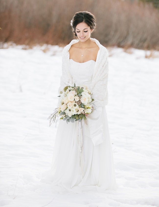 Elegant White Dress Weddings for Winter Elegance