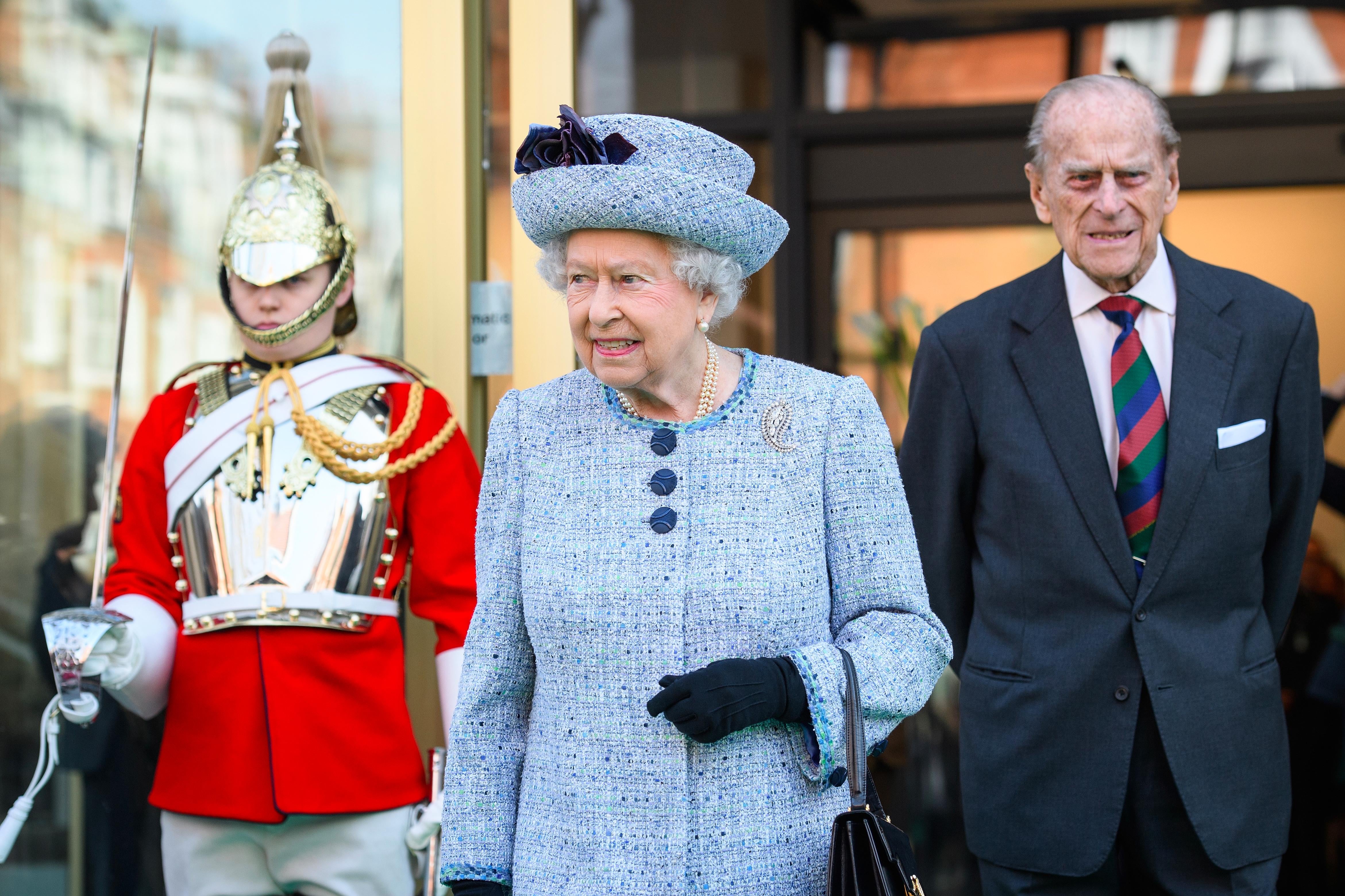Emergency Meeting at Buckingham Palace | PS Celebrity