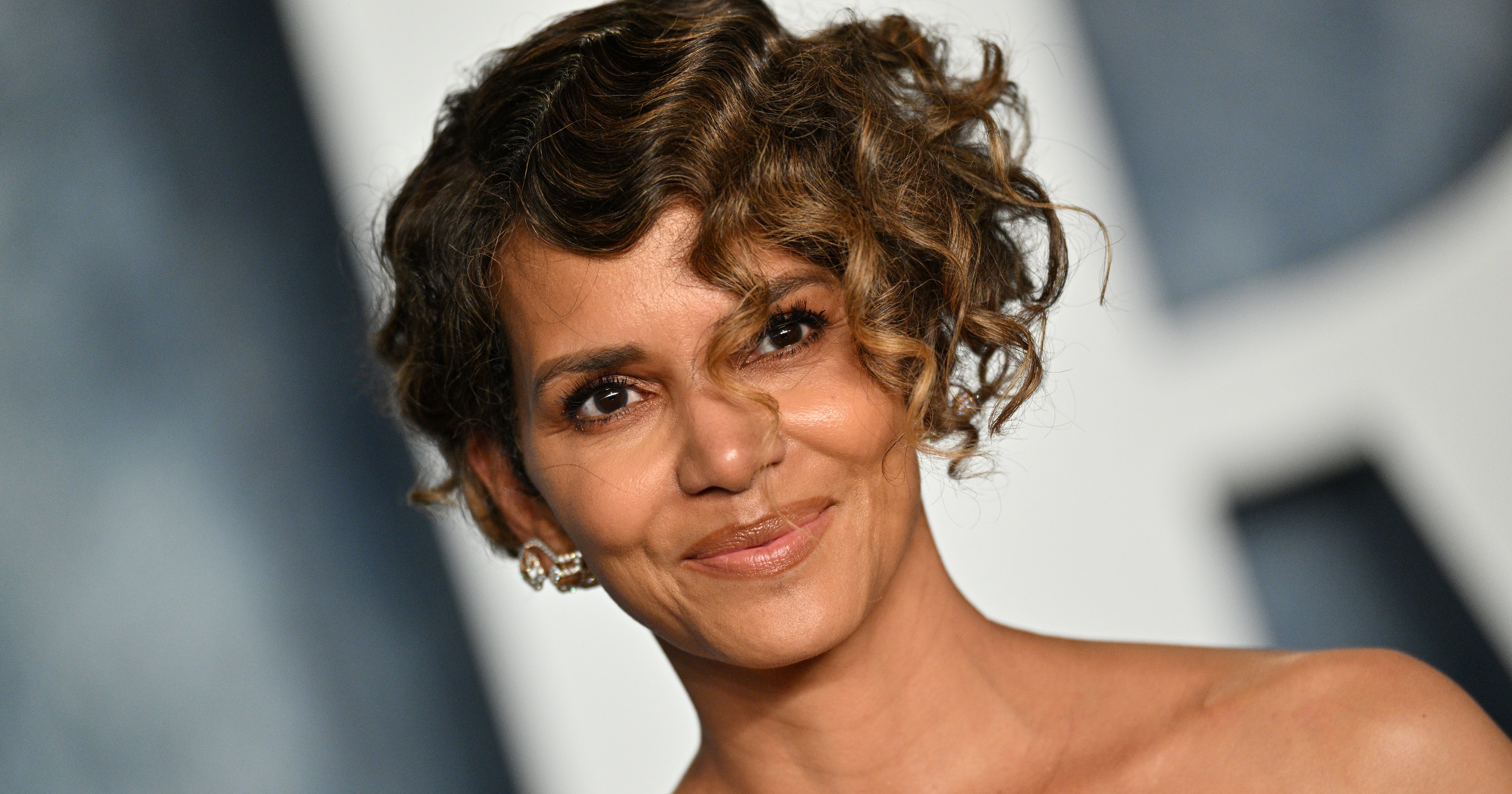 Halle Berry Twins With Daughter Nahla on Barbie-Themed Birthday Trip
