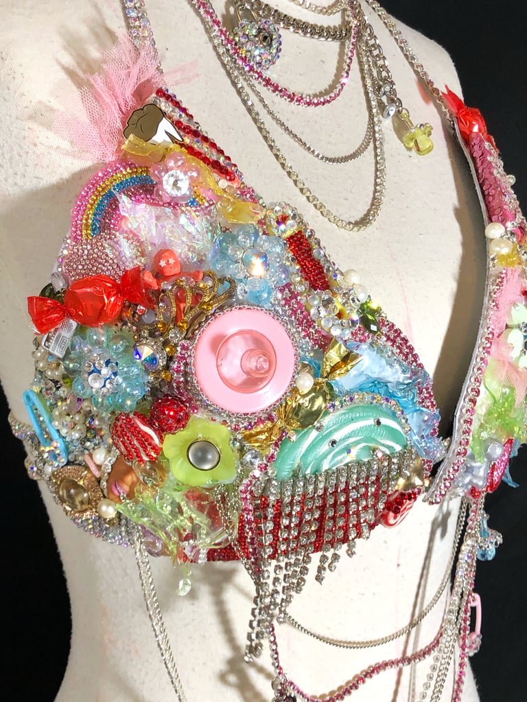 Get Up Close With Nicki Minaj's Wild Pregnancy-Reveal Bra