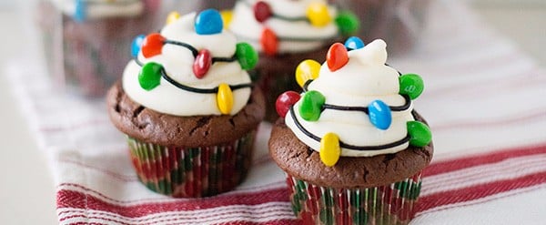 18 Holiday Cupcakes You and the Kids Will Have a Blast Decorating