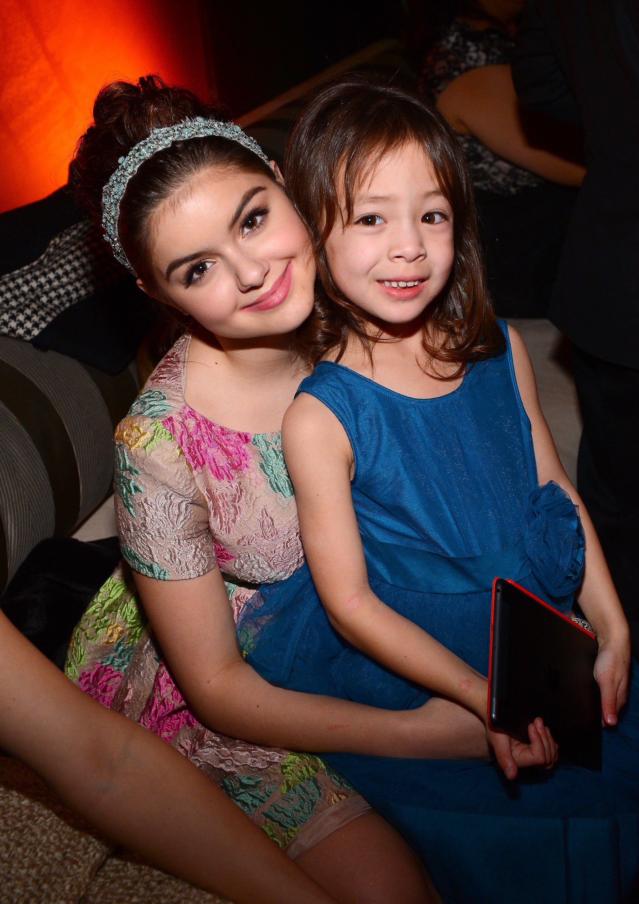 Modern Family Costars Ariel Winter And Aubrey Anderson Emmons Smiled Claire Hugh Celebrate Homeland At Fox S Bash With The Modern Family Crew Popsugar Celebrity Photo 8