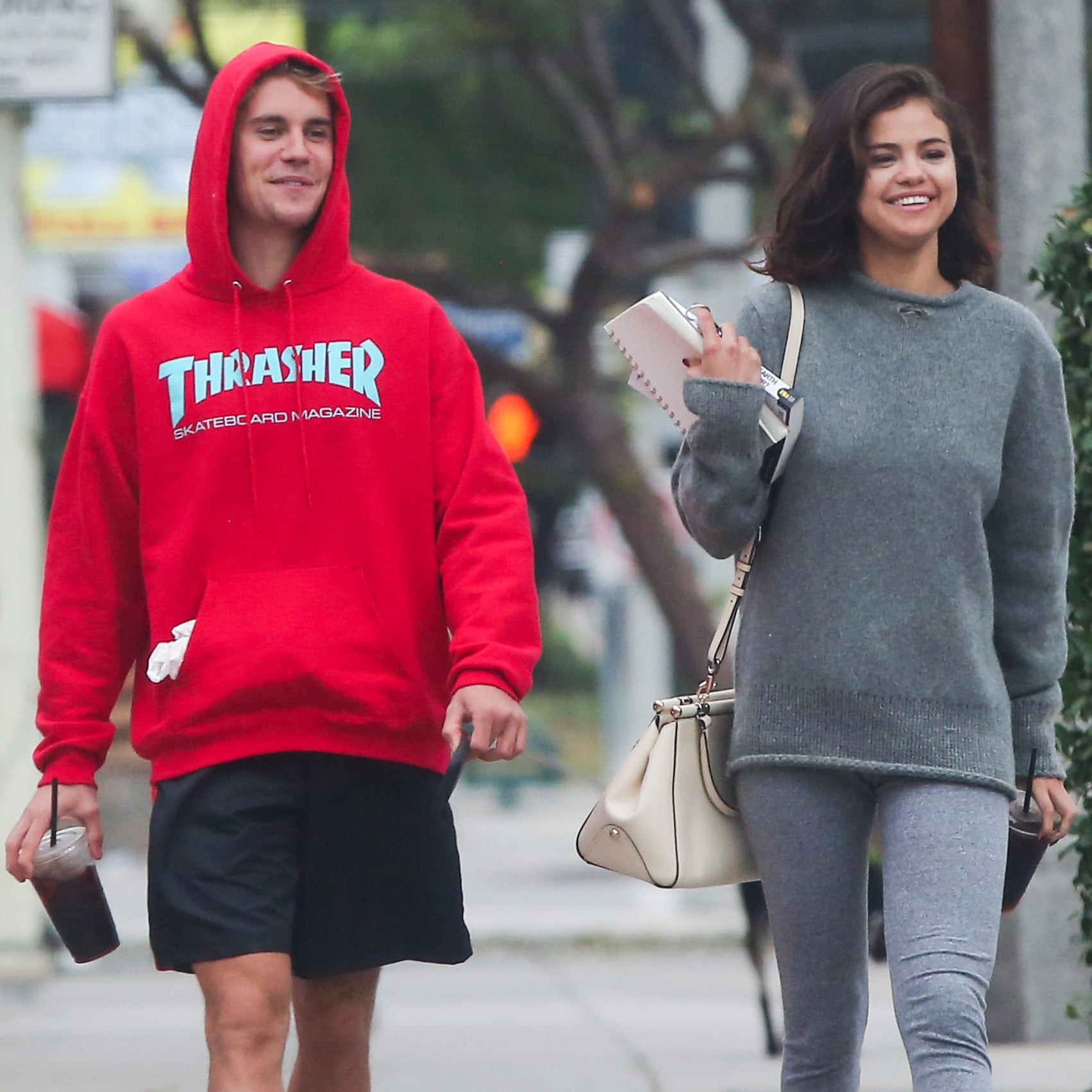 Selena-Gomez-Justin-Bieber-Out-LA-Novemb