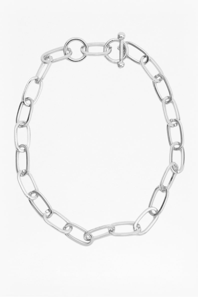 Victoria Beckham Wearing a Chain-Link Choker | POPSUGAR Fashion