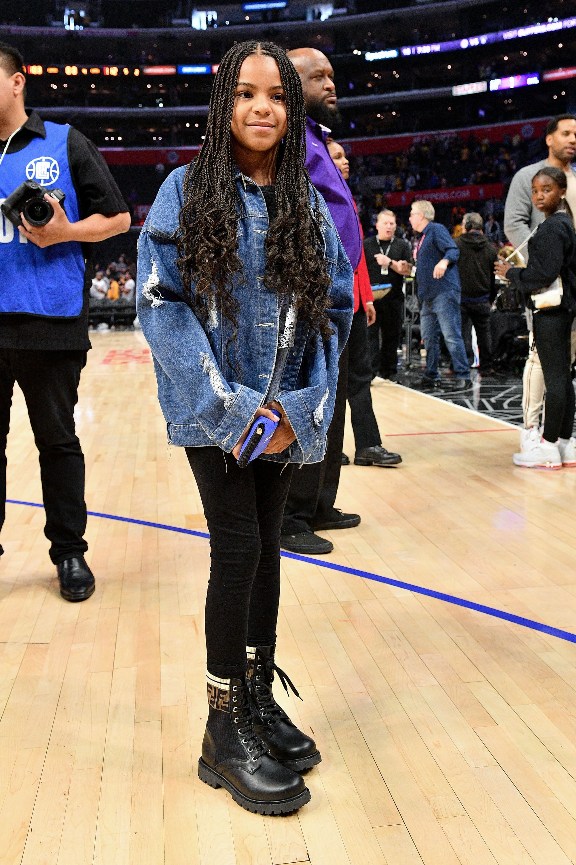 Jay-Z & Blue Ivy Enjoy Father-Daughter Outing at Lakers Game