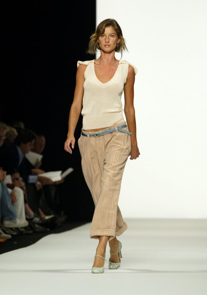 Gisele Bündchen on the Marc Jacobs Runway at New York Fashion Week ...