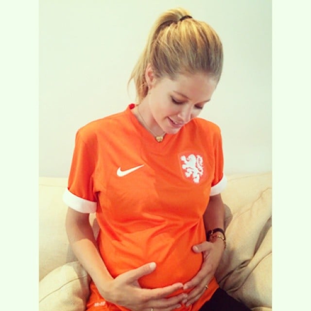 Doutzen Kroes (and her baby bump) showed support to the Netherlands.
Source: Instagram user doutzen