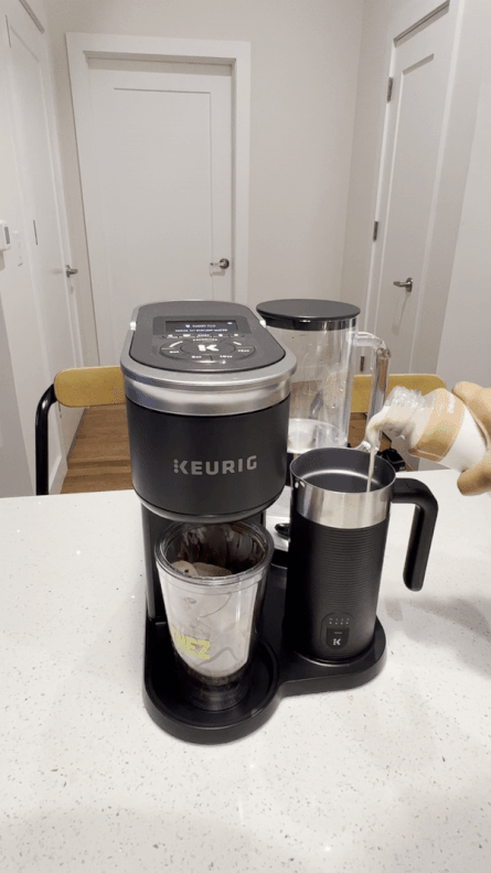 REVIEW KEURIG MILK FROTHER Latte Cappuccino with K-Supreme Plus Smart Coffee  Maker 