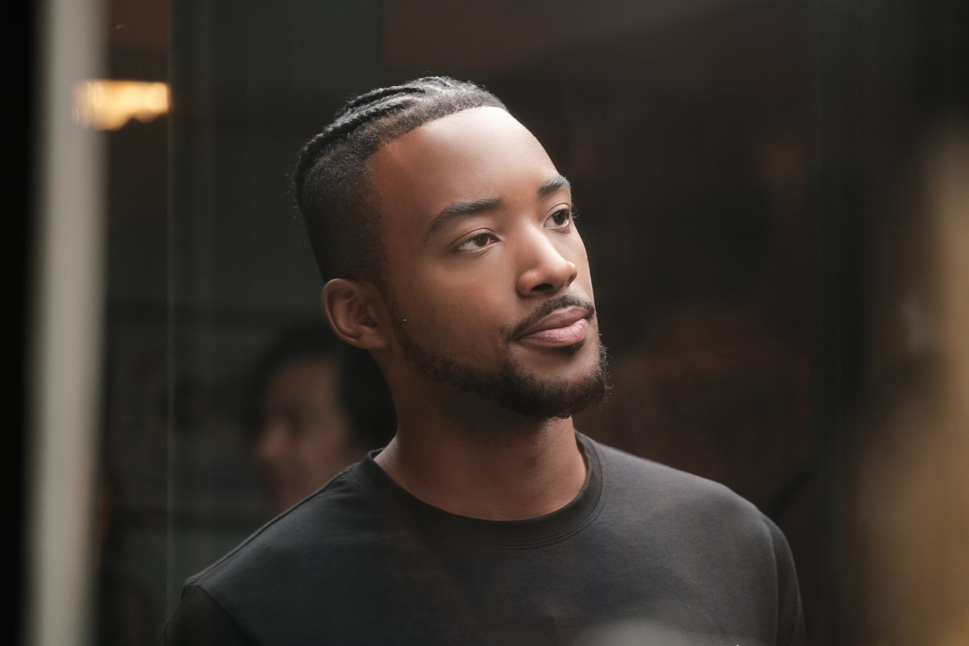 tmp_XFHtzK_d011877d8aae7148_tmp_nHYGxI_6721bbc706c535bf_algee-smith.jpeg