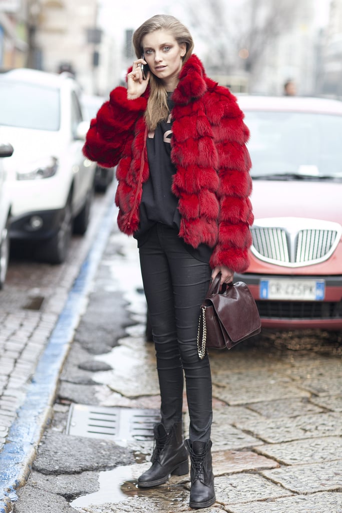 An apple-red fur added luxe and a little drama to this model off-duty uniform.
An apple-red fur added luxe and a little drama to this model off-duty uniform.