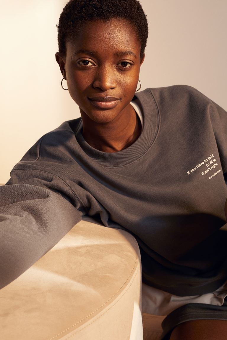 h&m bee t shirt