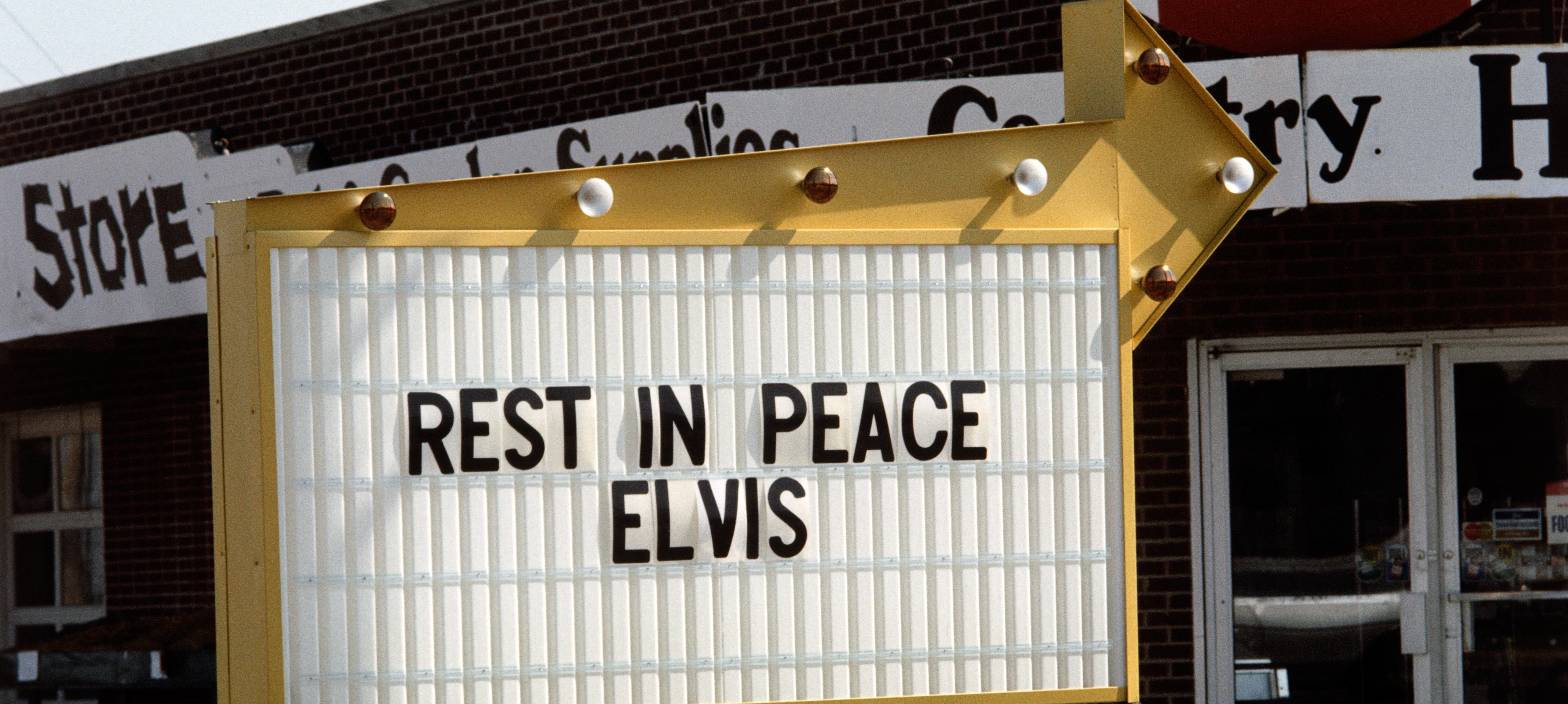 Elvis Presley Funeral Pictures | PS Celebrity
