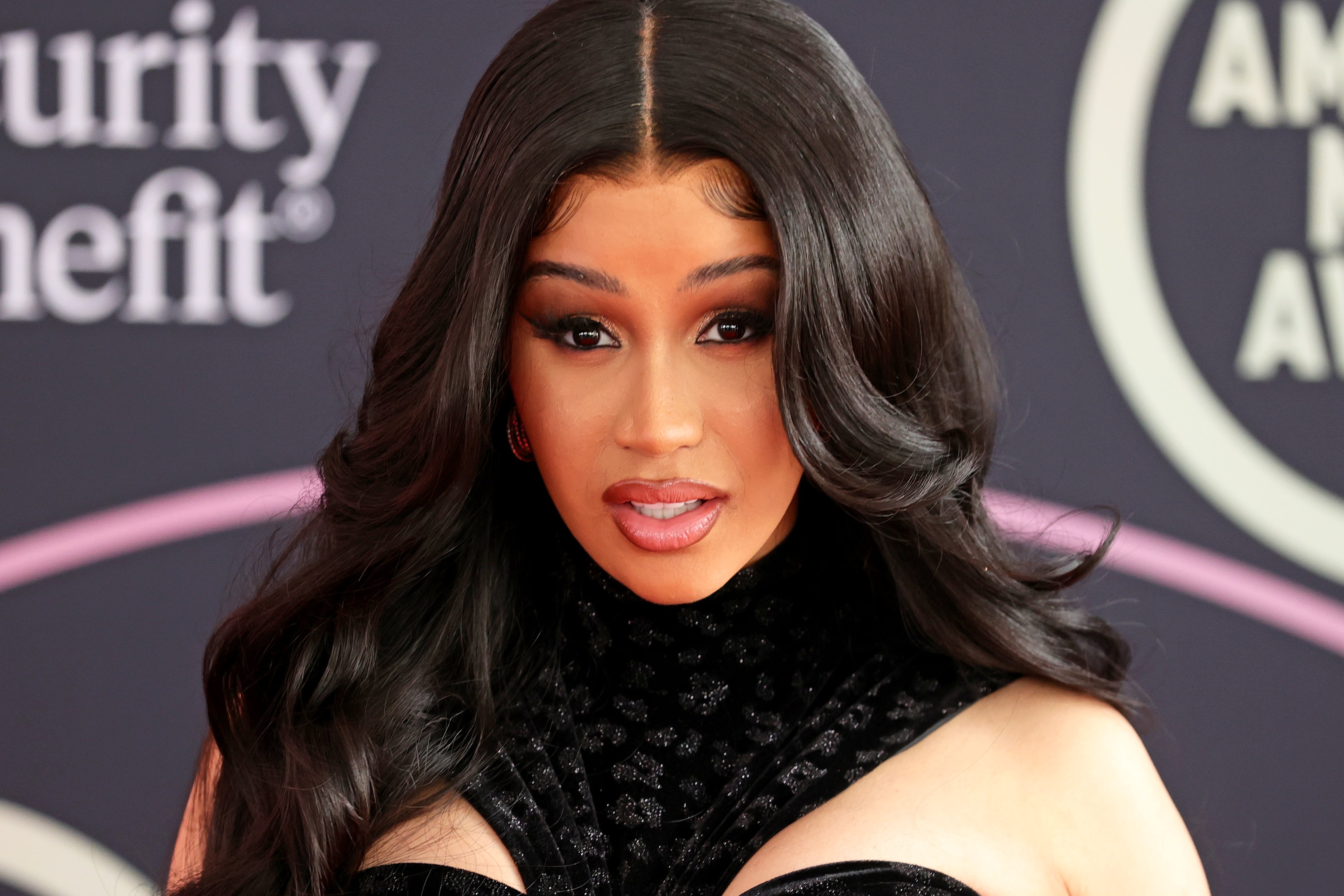 Cardi B Is Hosting the 2021 American Music Awards POPSUGAR Entertainment(02)