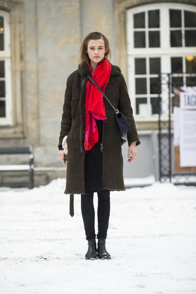 Don't let the winter shut out your style. Add personality with a scarf — that's easy, right?
Source: Le 21ème | Adam Katz Sinding