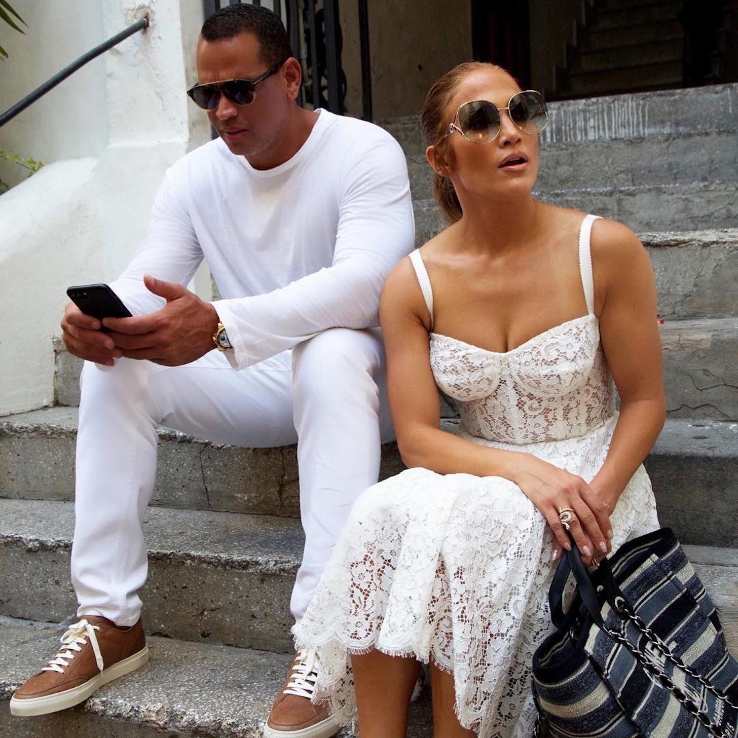 Jennifer lopez online lace dress