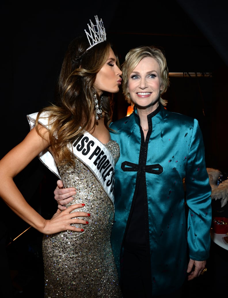 Jane Lynch got a smooch from Miss Universe runner-up Ariadna Gutierrez.