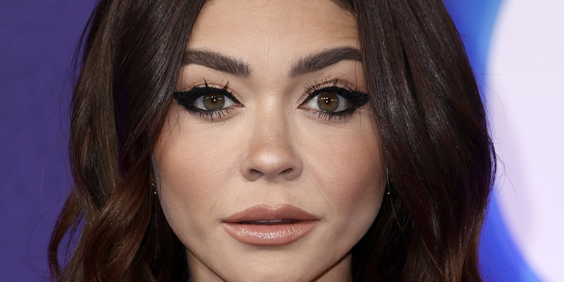 sarah-hyland-s-rich-girl-nails-are-for-minimalists-ps-uk-beauty