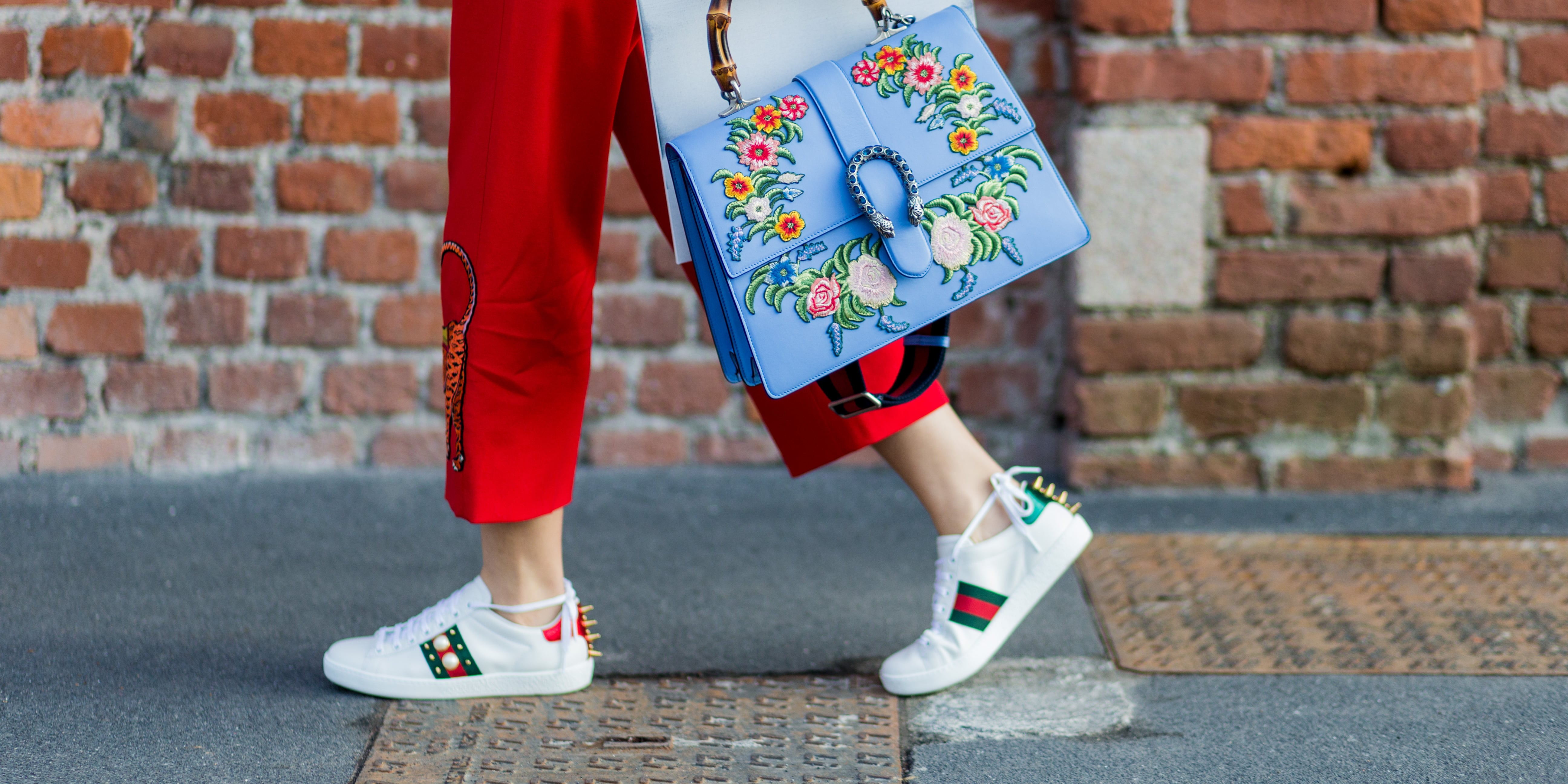 Trending: Gucci Marmont Bag  Gucci bag outfit, White sneakers outfit,  White sneakers women