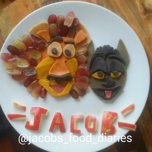 King Julian and Alex spelt pancakes with grapes mane.