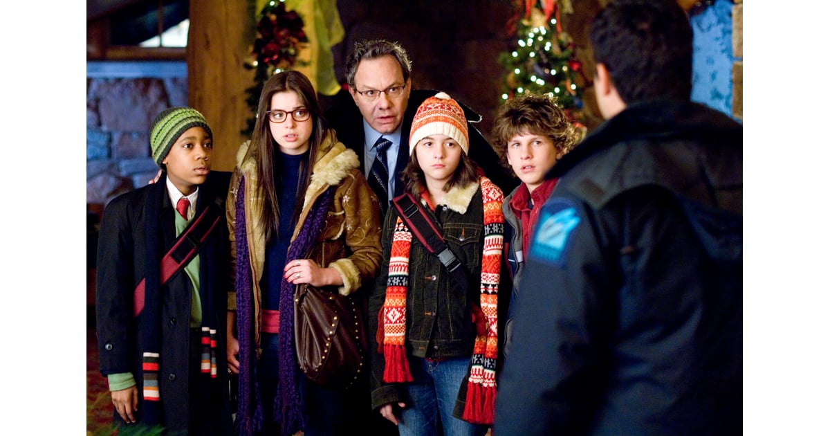 Unaccompanied Minors | Funny Christmas Movies on Netflix | POPSUGAR Entertainment Photo 8