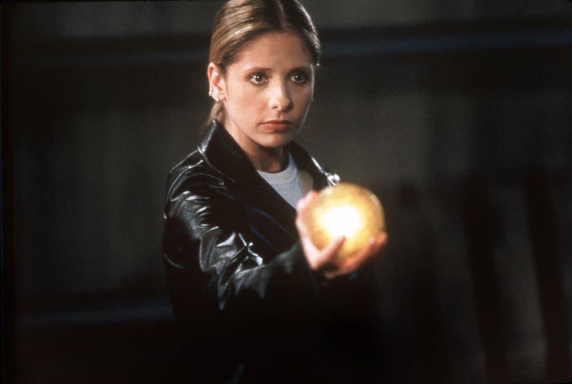 BUFFY THE VAMPIRE SLAYER, Sarah Michelle Gellar (holding 'The Dragon Sphere'), 'The Gift', (Season 5, aired May 22, 2001), 1997-2003. TM and Copyright  20th Century Fox Film Corp. All rights reserved.