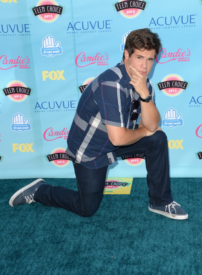 When He Actually Got Down on 1 Knee For This Killer Pose