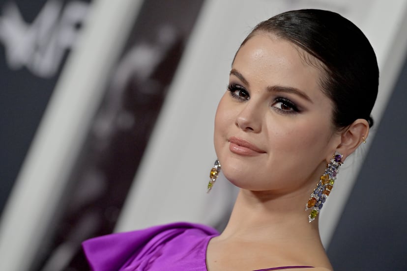 Selena Gomez Confirms Her Relationship Status While Debuting New 'Do