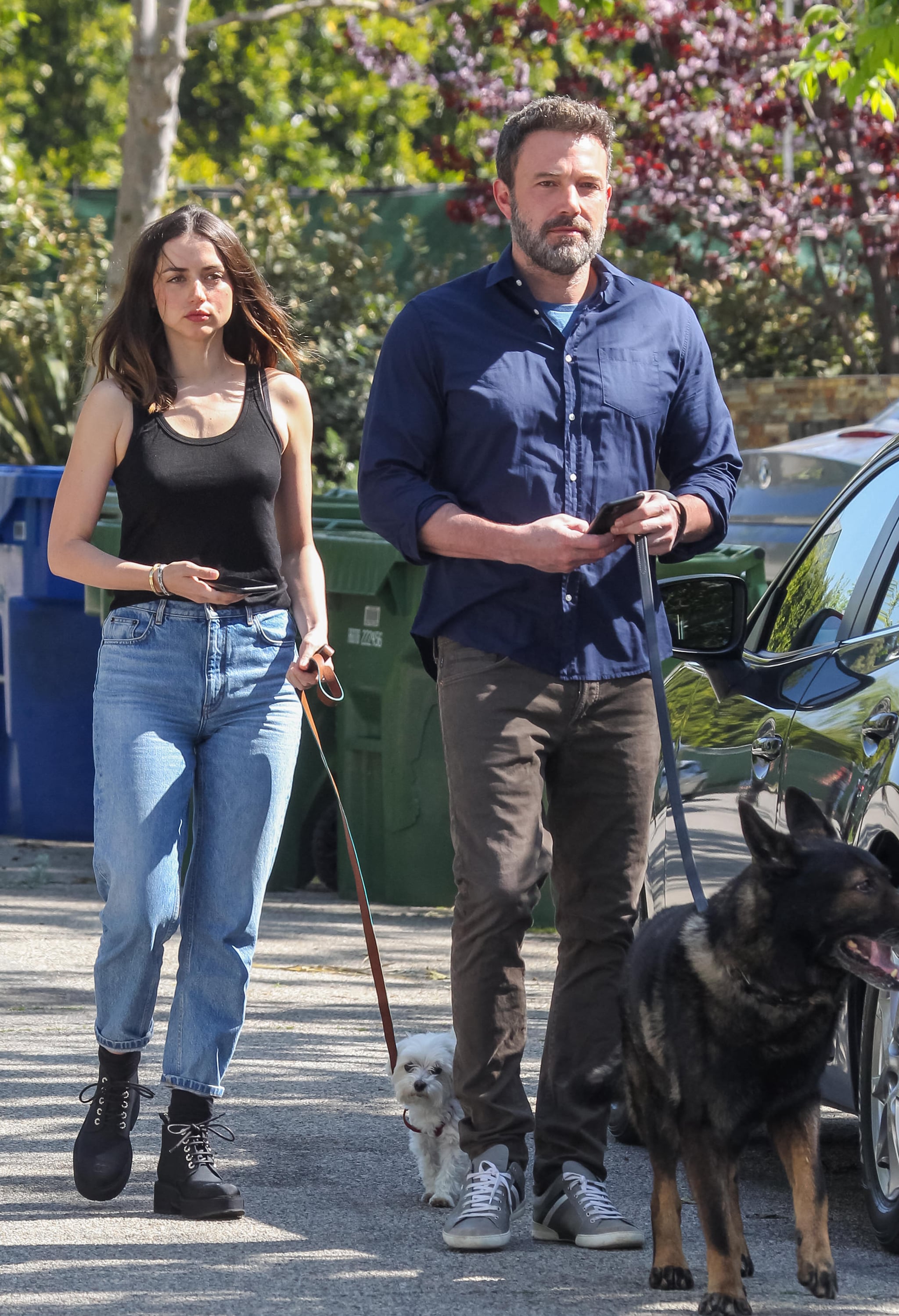 LOS ANGELES, CA - APRIL 01: Ben Affleck and Ana de Armas walk their dogs on April 01, 2020 in Los Angeles, California.  (Photo by BG020/Bauer-Griffin/GC Images)